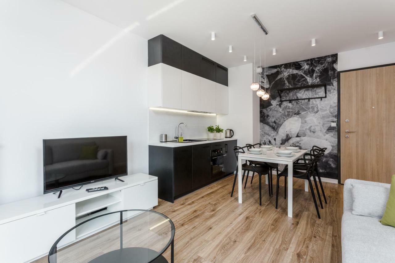 Chill Apartments Wola Варшава Екстериор снимка