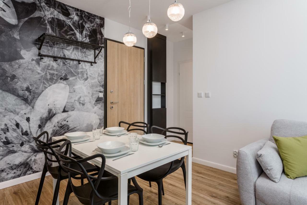 Chill Apartments Wola Варшава Екстериор снимка